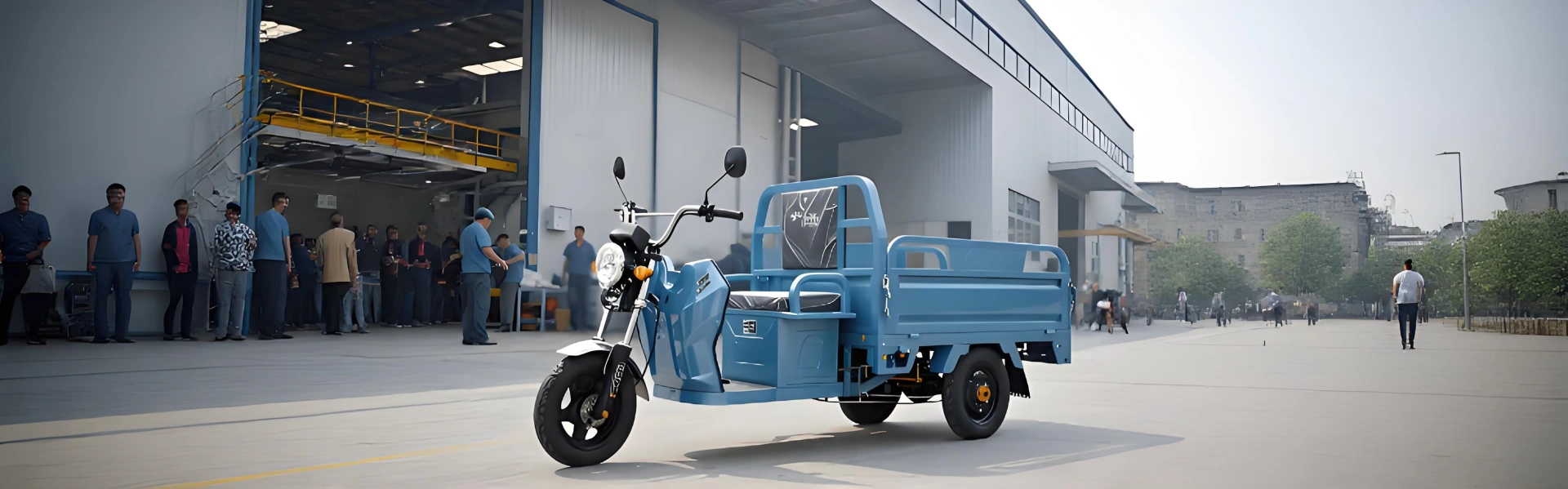 Mobilità elettrica robusta e versatile per il lavoro quotidiano.